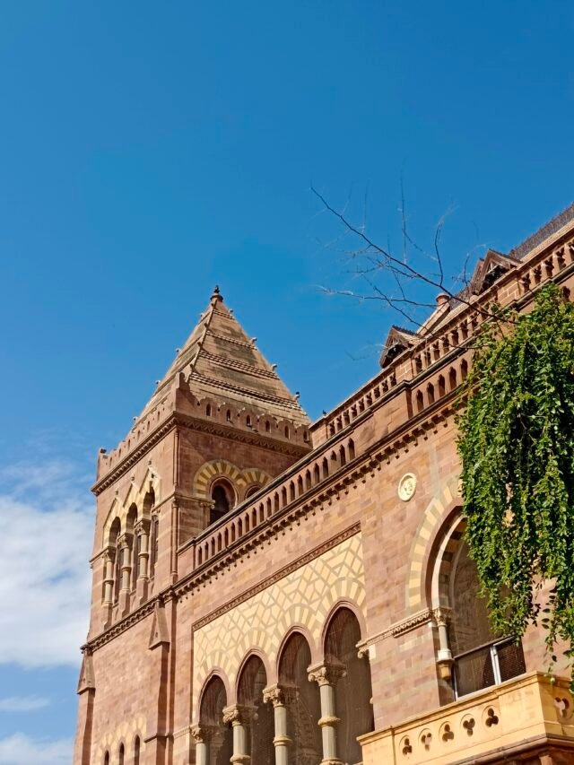 bhuj's prag mahel built by Rao Khengarji iii, photo taken by kutchtourism.